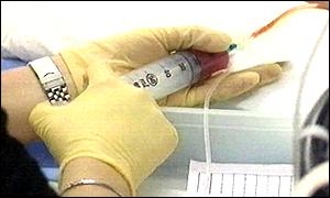 _977167_chemo_syringe300.jpg